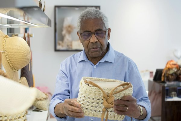 Mastering the Art of Effortless Faux Fur Coat Styling: Your Trendy Winter Lookbook for the UK